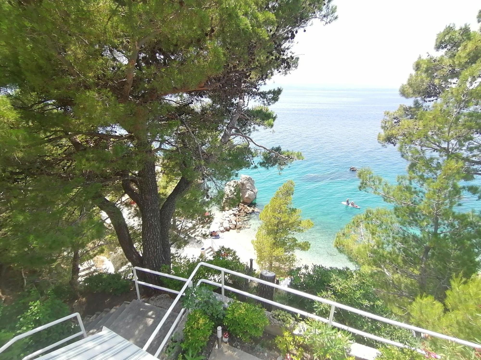Apartmani Mares - 20 M From The Beach Brela Exterior photo