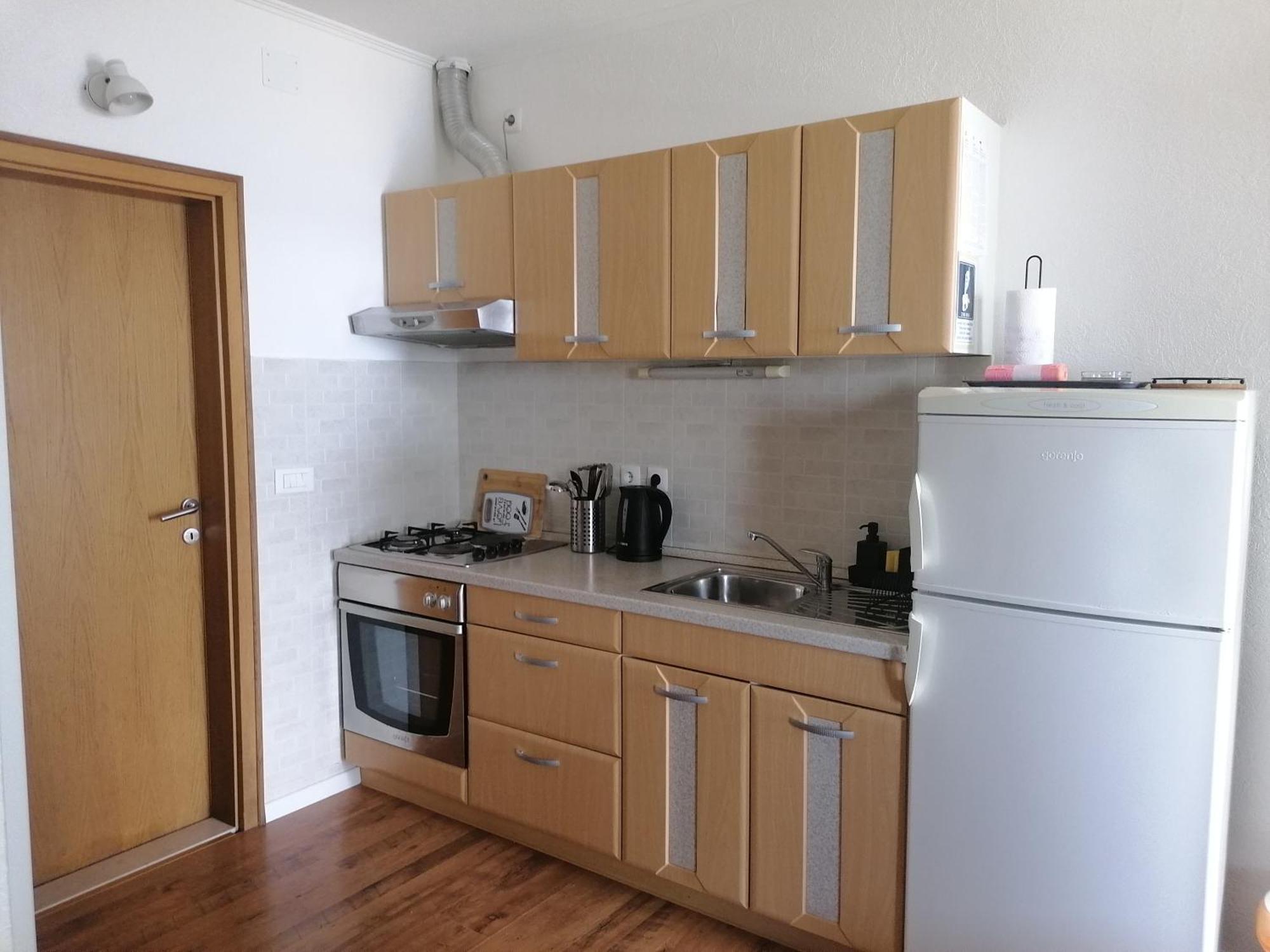 Apartmani Mares - 20 M From The Beach Brela Room photo